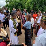 Pater Krispianus Diterima Dengan Natoni Di Gereja St. Maria Mater Dolorosa Soe