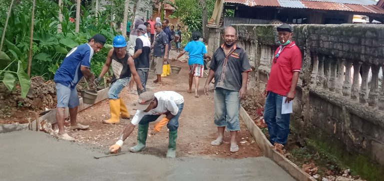 Melki Laka Lena Jawab Kebutuhan Kube Sehati Soe Via Jalur Aspirasi