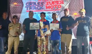 Juan Bana Sabet Juara di 11 Kelas Kejurda Grass Track dan Super Moto di TTS