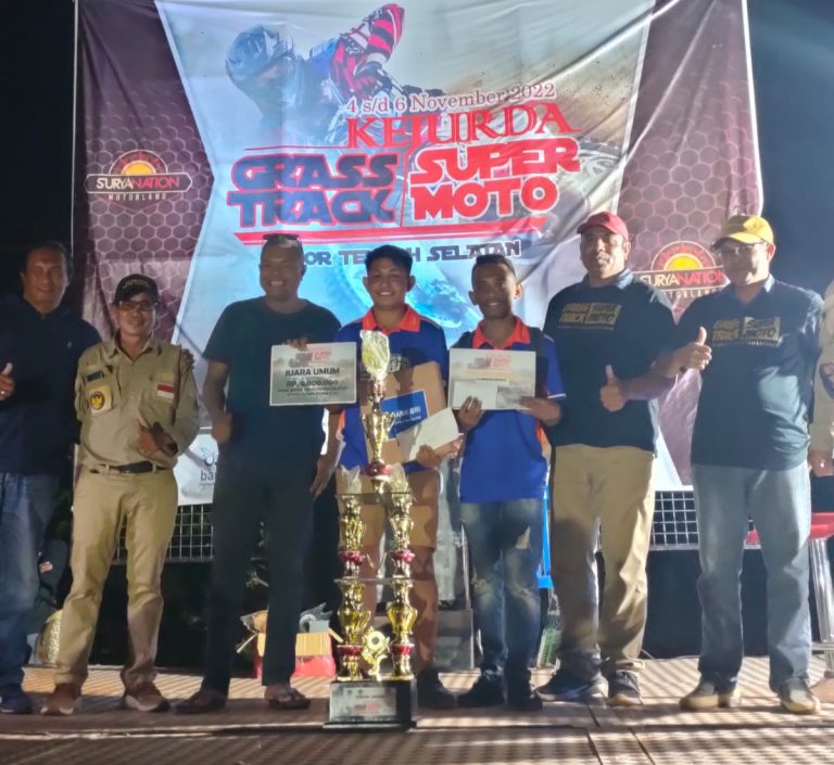 Juan Bana Sabet Juara di 11 Kelas Kejurda Grass Track dan Super Moto di TTS