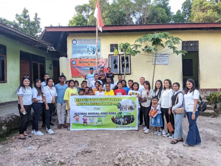 Alumni Sosial Niki Niki 2010 Berbagi Kasih Bersama Panti Asuhan Anugrah Nunumeu