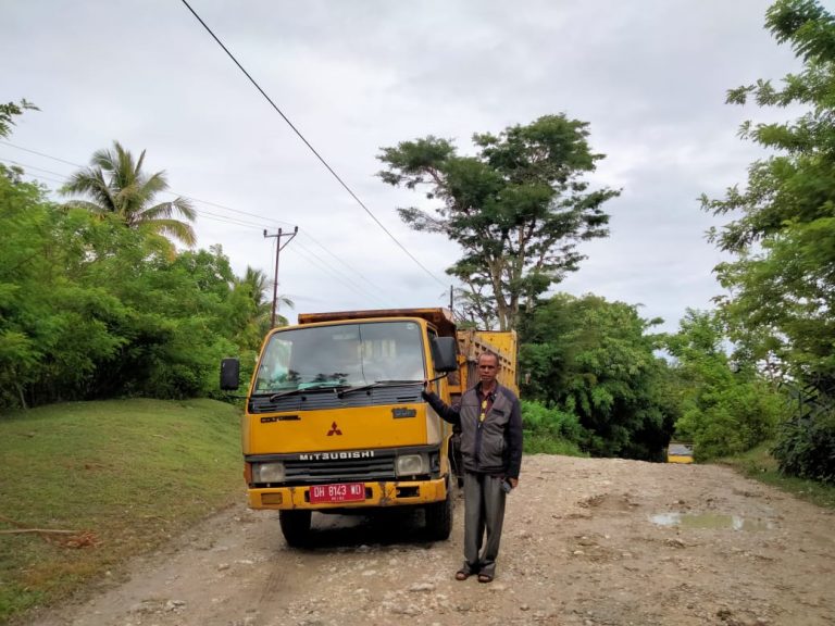 Jalan Finono Diperbaiki, Dominggus Ucapkan Terima Kasih Untuk Dinas PU