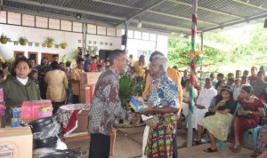 Modal 10 Ribu, Karoline Beukliu Raih Sepeda Motor