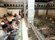 Ganjar ziarah ke makam KH Khoer Affandi pendiri Ponpes Miftahul Huda