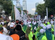 Ribuan pendukung Anies Muhaimin padati jalan di sekitar Kantor KPU