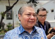 Tanggapan Airlangga soal isu Gibran pindah ke Golkar