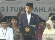 Jokowi sebut Prabowo nama pertama jajaran menteri hadir di Hari Santri