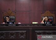 Survei: 59,3 persen publik percaya Jokowi tidak ikut campur putusan MK