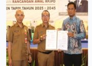 Pemkab Tapin Kalsel serahkan dana hibah Pilkada Rp29 miliar kepada KPU