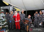 Prajurit TNI AL dan diaspora rayakan Natal di KRI Frans Kaisiepo