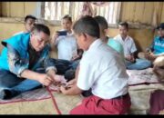 Rehan Siswa asal SD Wuku Laku Iteng Orang Pertama Menerima Bantuan Pendidikan Dari Perusahaan Yaga Yingde Group Di Kabupaten Manggarai