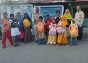 Salimun Salurkan Bantuan Perlengkapan Sekolah untuk Anak Yatim di Pedalaman NTT