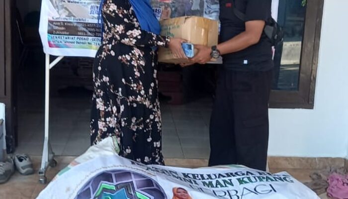 Ikatan Keluarga Besar Alumni MAN Kupang Berbagi untuk Korban Erupsi di Ile Lewotobi, Flotim