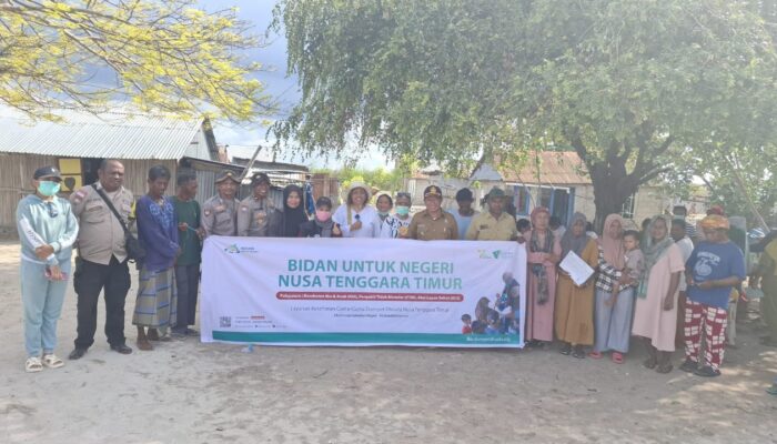 Melalui Program Bidan Untuk Negeri (BUN), Layanan Kesehatan Cuma- Cuma Dompet Dhuafa NTT bersama Puskesmas Sulamu Berikan Layanan Kesehatan untuk masyarakat Pulau Kera 