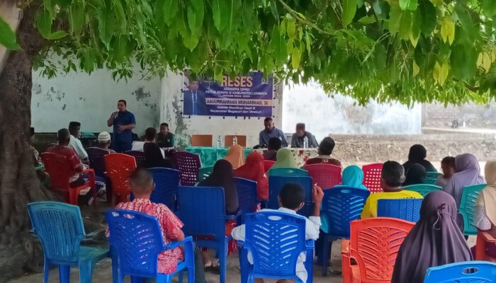 RESES ; “KETUA KOMISI III DPRD LEMBATA MEMBERIKAN BANTUAN BENANG TENUN KEPADA WARGA TOBOTANI