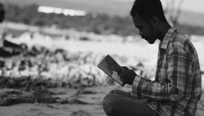 Teras Rumah, Desah Hujan, Basah Malam, dan Perihal Masa Depan Anak Kita