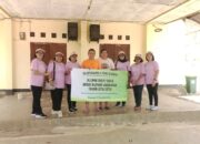 Alumni SKKP/SKKA Negri Kupang Memberikan Sumbangan Ke Gereja Sion Loti