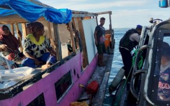 Sat Polairud Polres Alor Bantu Evakuasi KM Atambua Jaya di Perairan Pantar