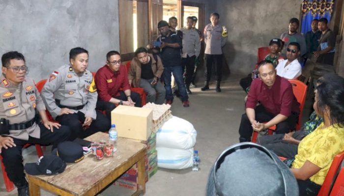 Sentuhan Humanis Biro SDM Polda NTT: Berikan Pendampingan Psikologis dan Penguatan Mental bagi Keluarga Korban di Ngada