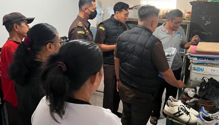 Digeledah 8 Jam, Jaksa Sita Dokumen dan Laptop di Kantor Disdikbud Ende atas Dugaan Korupsi