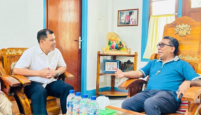 Kakanwil Ditjen Imigrasi NTT datangi Uskup Hans di Keuskupan Larantuka, Ini kata Saroha