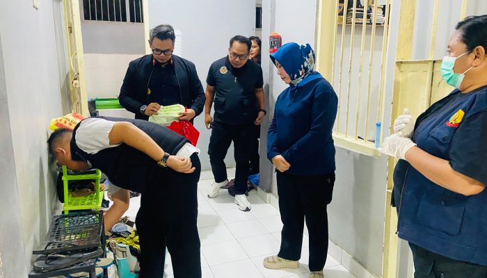 Gandeng TNI-Polri Lapas Perempuan Kupang Razia Hunian Warga Binaan