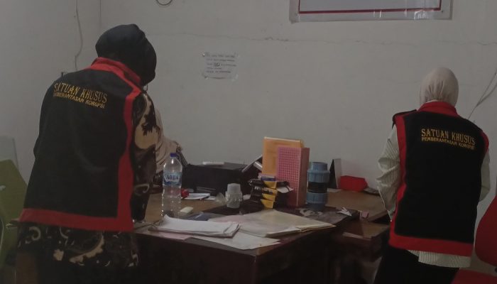 Breaking News! Kejari Kabupaten Kupang Geledah dan Sita Ekskavator dan Truk Fuso Kasus Korupsi Jalan Buraen-Erbaun 2023