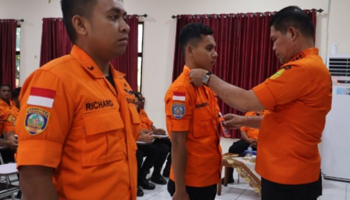 Tingkatkan Kesiapsiagaan Penanganan Kecelakaan Laut di NTT, Kantor SAR Kupang Gelar Latihan Pertolongan di Permukaan Perairan